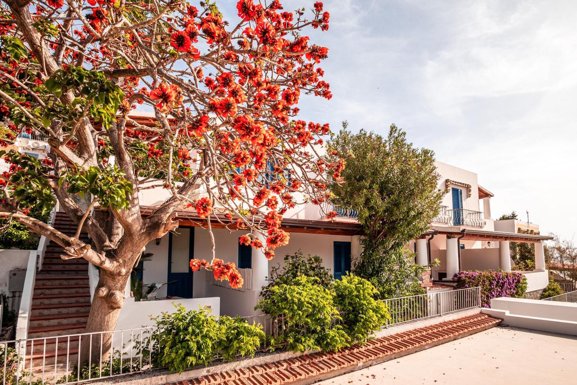 Hotel Residence La Villetta Canneto  Exterior foto